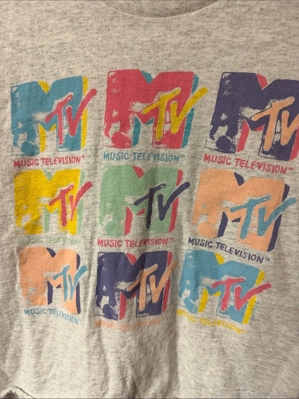 Junk Food crop MTV Gray Tee with Multicolor Logos - Picture 3 of 4